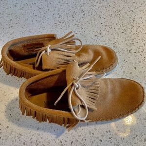 Minnetonka Fringe Hardsole Boot